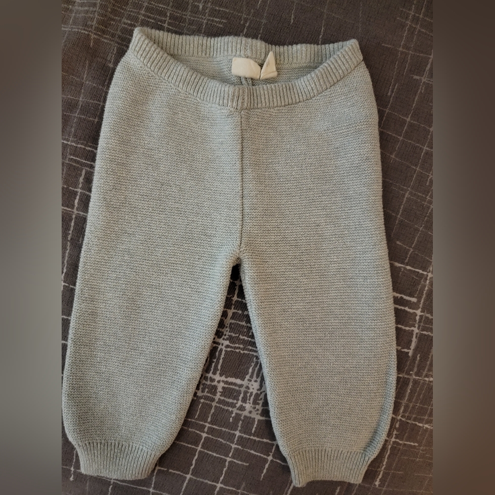 EUC Baby Gap 100% Cotton sweater pants, Grey, 6-12 Months